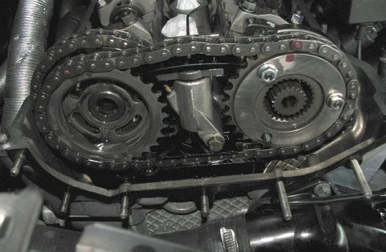 Moteur à chaîne ou courroie ? Faites le bon choix pour votre voiture