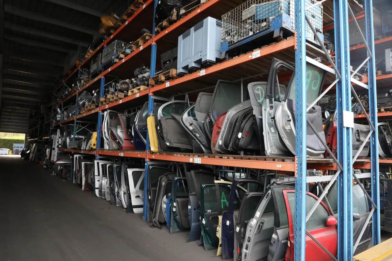 Pièces auto : Achetez malin en ligne ou en magasin (Guide 2025)