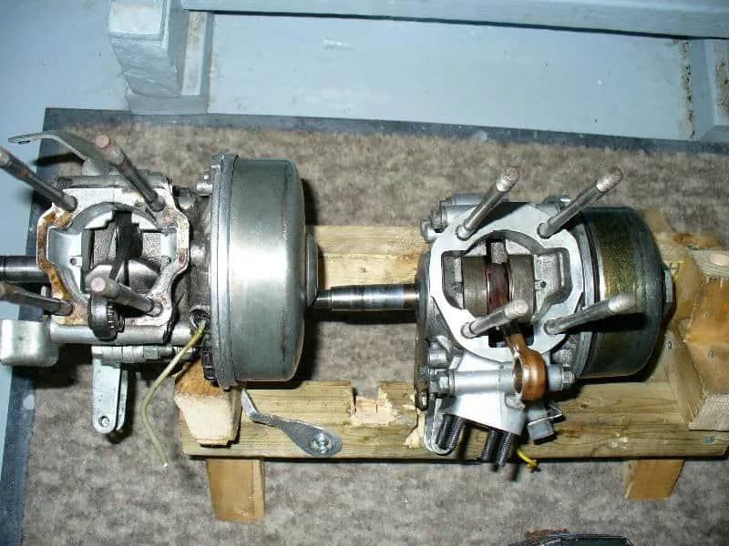 AV7 ou AV10 : Le guide ultime pour choisir votre moteur Motobécane